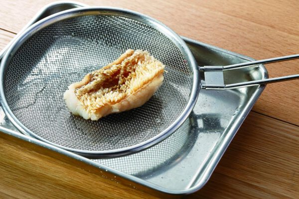 【甘鯛 鱗付き フィレ 50/80(2kg入り)】 逆立つ鱗 パリパリ 食感 冷凍 - 画像 (4)