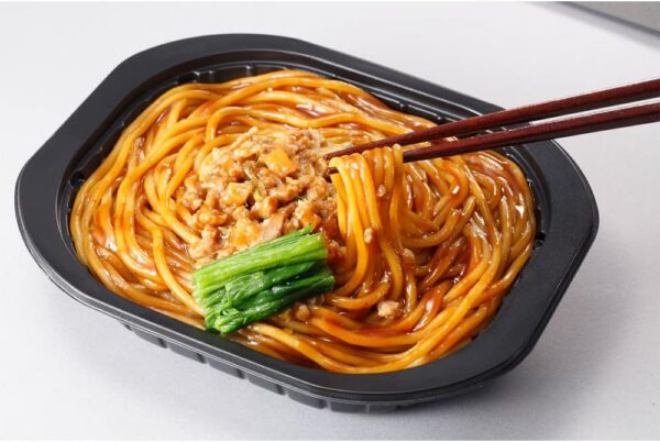 [冷凍]テーブルマーク お皿がいらない ジャージャー麺 295g×12個 - 画像 (3)