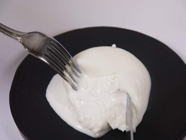 フレッシュチーズ ジョイエッラ ブラッティーナ 100g イタリア産 - 画像 (5)