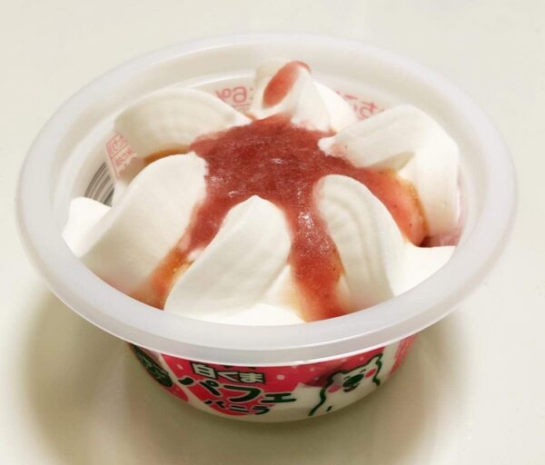 丸永製菓 白くまパフェバニラ いちごソース 155ml ×24個 - 画像 (2)