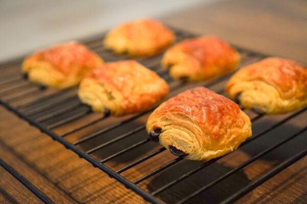 フランス産 ベイクアップ ミニ パン オ ショコラ(発酵不要タイプ) 高級 約30g×180個 冷凍生地 冷凍パン チョコパン - 画像 (3)