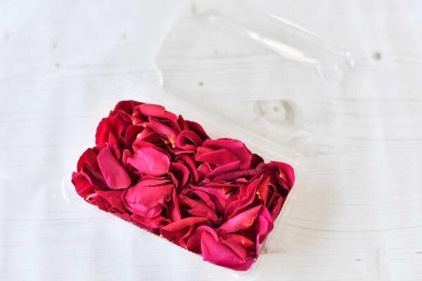 島根県産 奥出雲 食用生バラ 花びら生花 さ姫 約20g(赤いばら赤バラ) - 画像 (3)